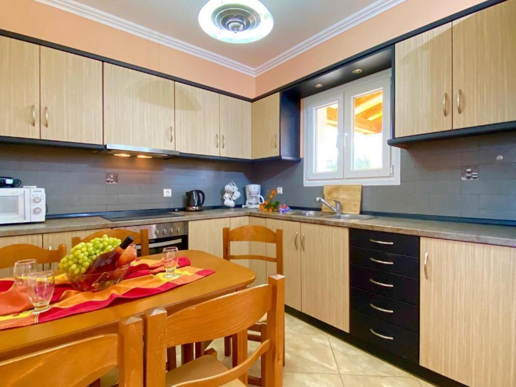 Anna Apartments Acharavi  Ngoại thất bức ảnh