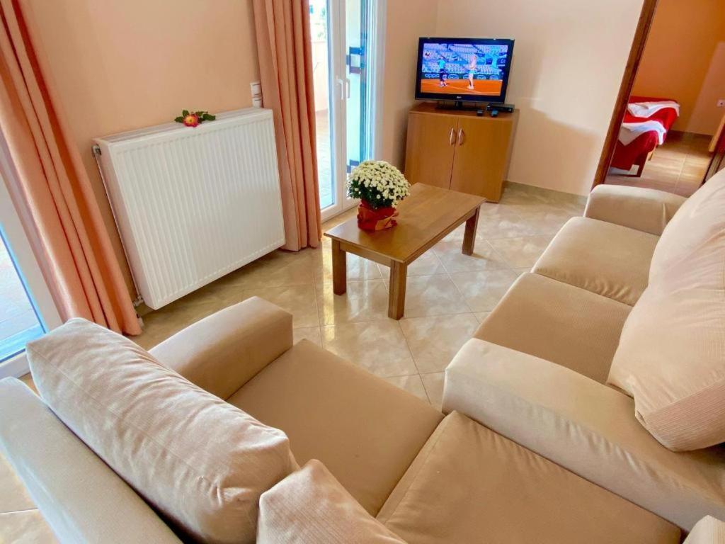 Anna Apartments Acharavi  Ngoại thất bức ảnh