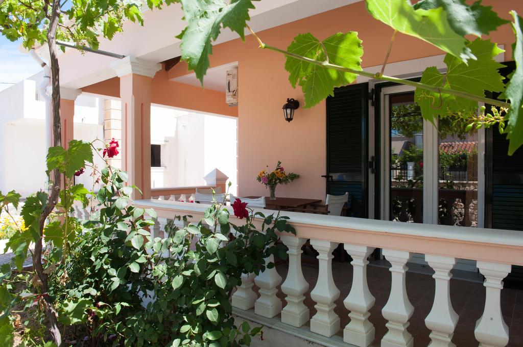 Anna Apartments Acharavi  Ngoại thất bức ảnh